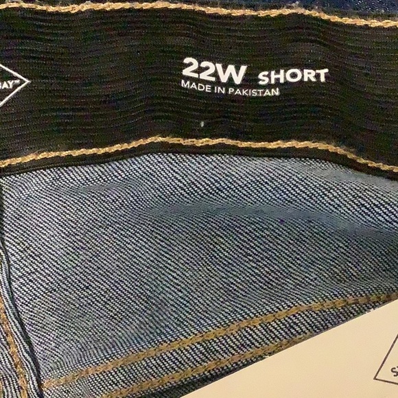 St.John’s Bay Size 24W Girlfriend Medium Treasure Jeans. New With Tags. - Picture 7 of 9